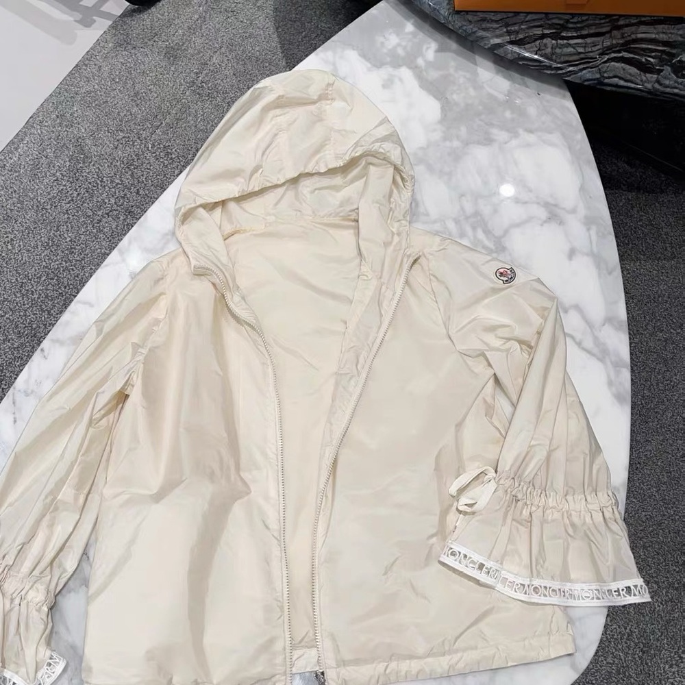 🚩steal authentic Moncler Women's Ivory Hooded Utility Jacket